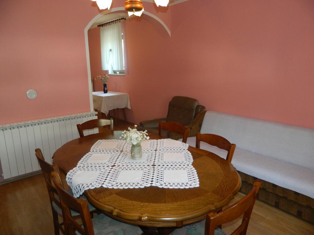 Vacation Home Kuca Za Odmor คราสโนโปลเย ภายนอก รูปภาพ